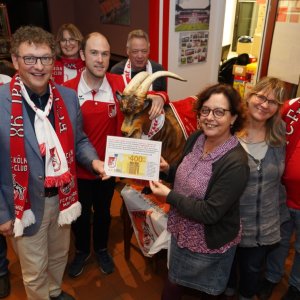 Spendenübergabe der FC-Fründe