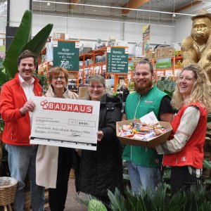 1.400 € Erlös der traditionellen Waffelback-Aktion im Bauhaus Bornheim