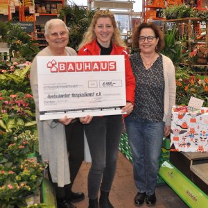 1.111 € Erlös der traditionellen Waffelback-Aktion im Bauhaus Bornheim